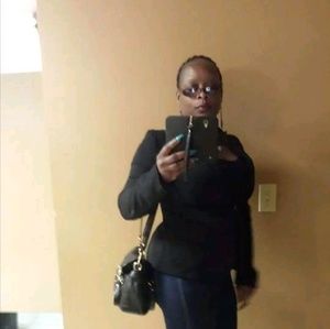 Meet your Posher, Katina